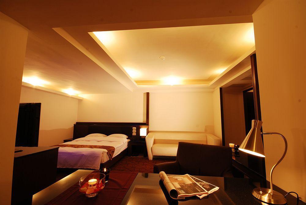 The Enterpriser Hotel Taichung Exteriör bild