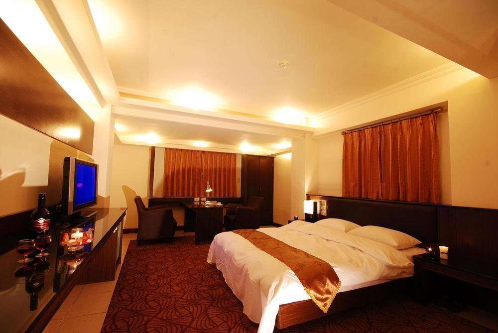 The Enterpriser Hotel Taichung Exteriör bild