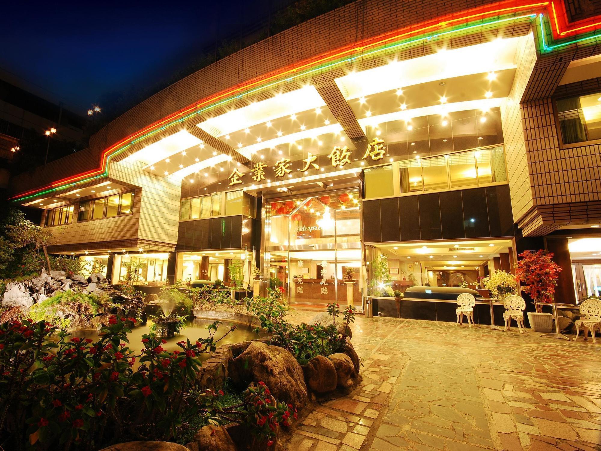 The Enterpriser Hotel Taichung Exteriör bild