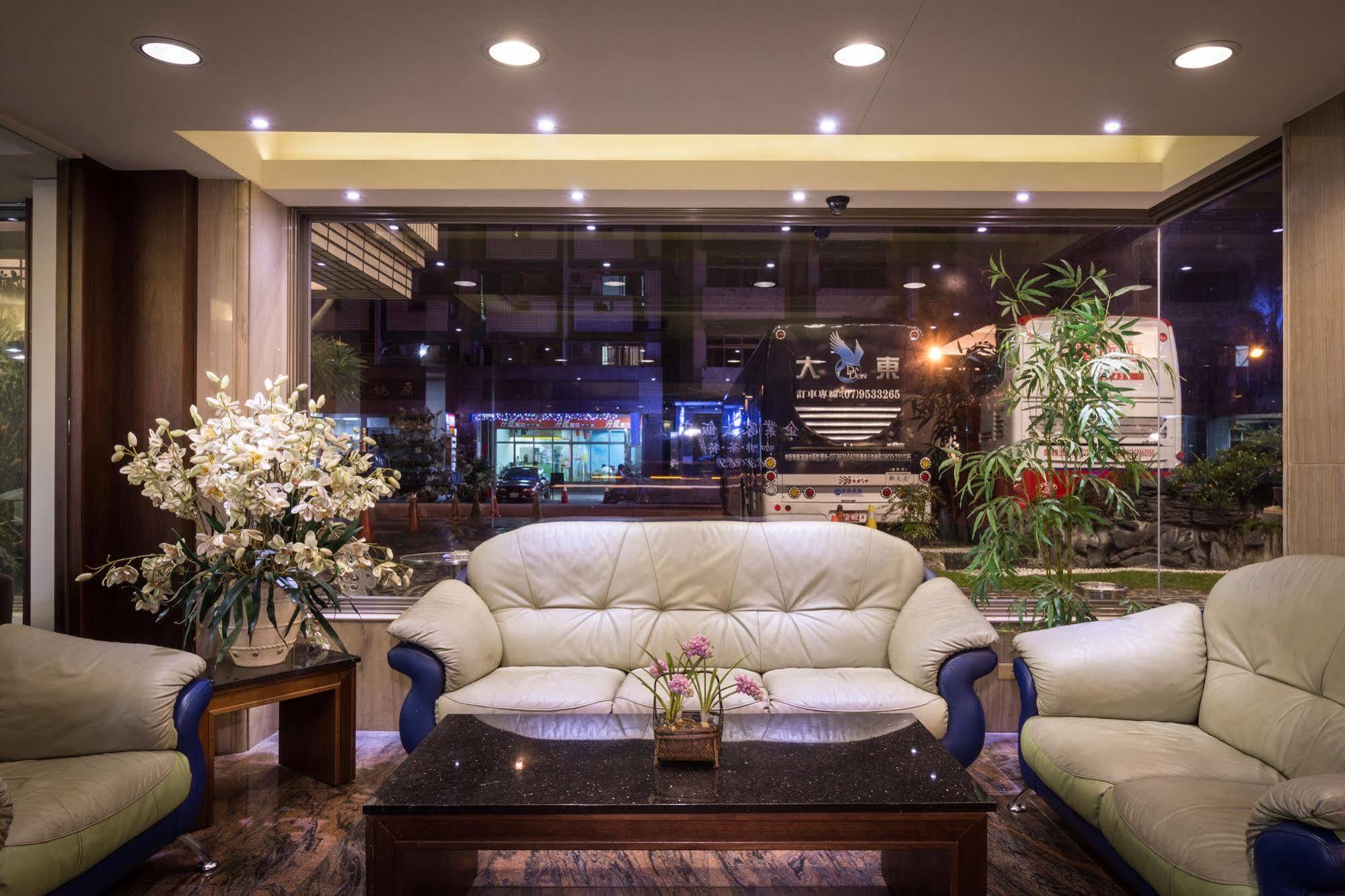 The Enterpriser Hotel Taichung Exteriör bild
