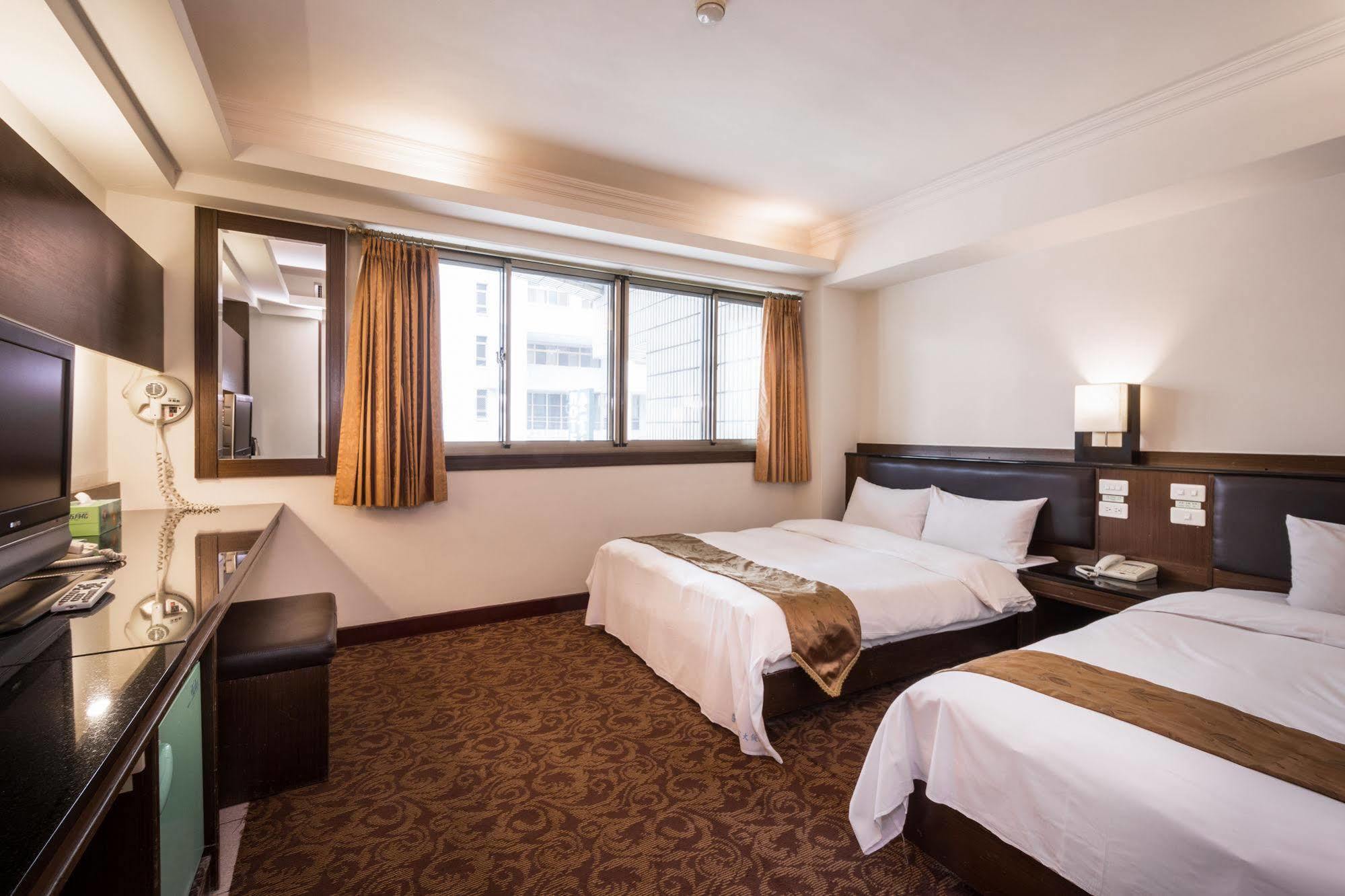 The Enterpriser Hotel Taichung Exteriör bild