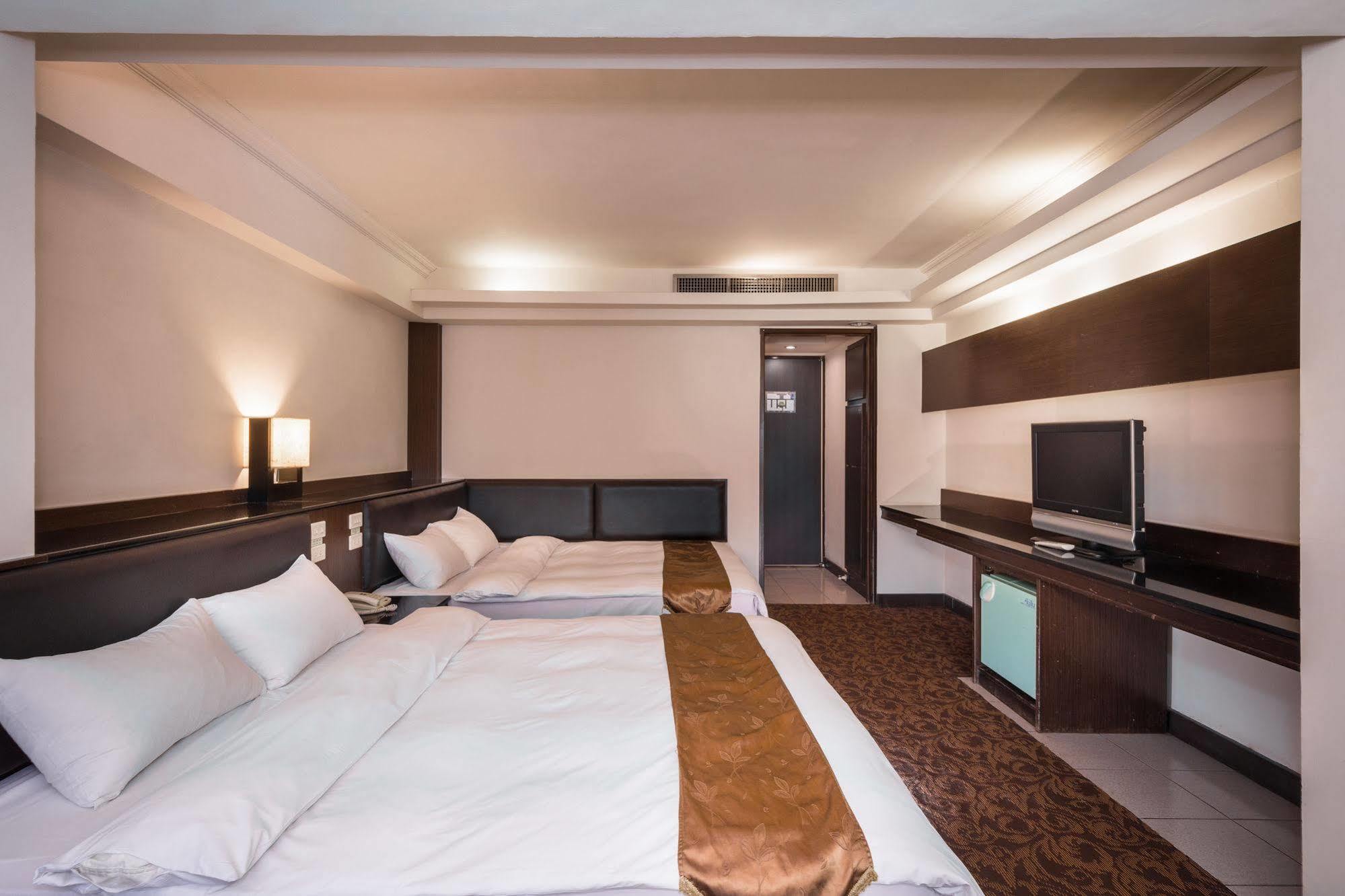 The Enterpriser Hotel Taichung Exteriör bild