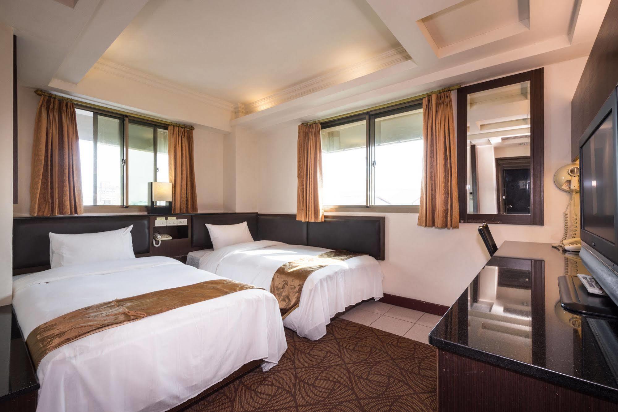 The Enterpriser Hotel Taichung Exteriör bild