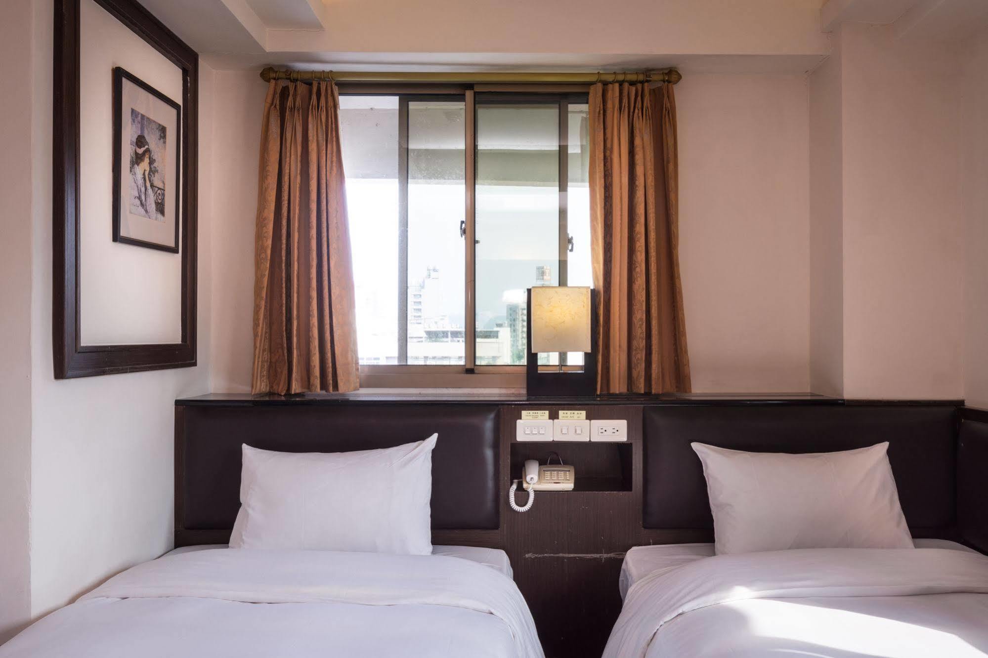 The Enterpriser Hotel Taichung Exteriör bild